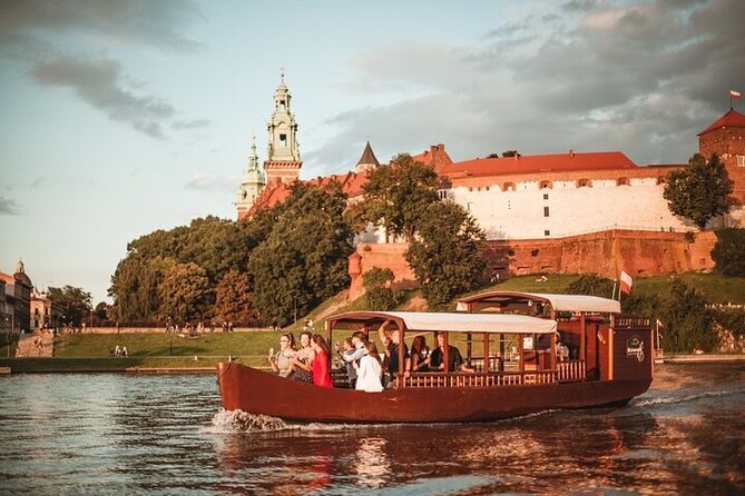 1 Hour Traditional Gondola Sightseeing Vistula River Cruise - Boarding at Barka Mauretania in Kazimierz (and where to sit)