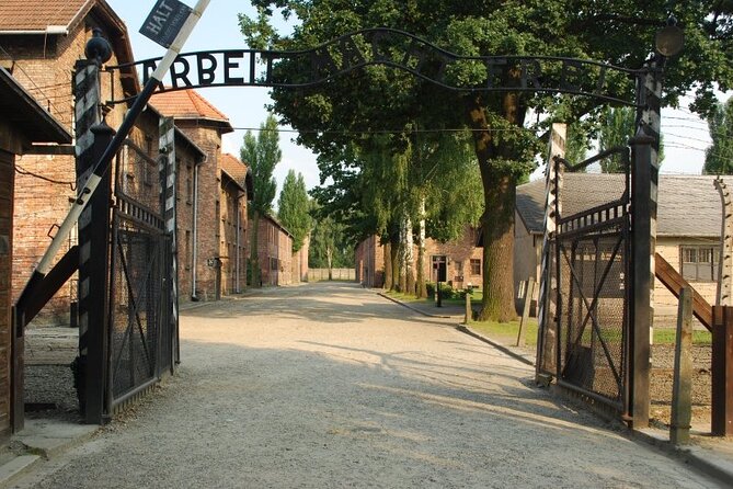 Auschwitz and Birkenau Round-Trip VIP Transport from Krakow - What’s Included (and what you’ll pay for separately)