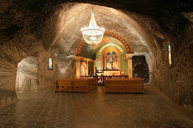 Auschwitz- Birkenau and Salt Mine in Wieliczka in one day with private transport - Auschwitz-Birkenau: security checks and bag rules you must plan for