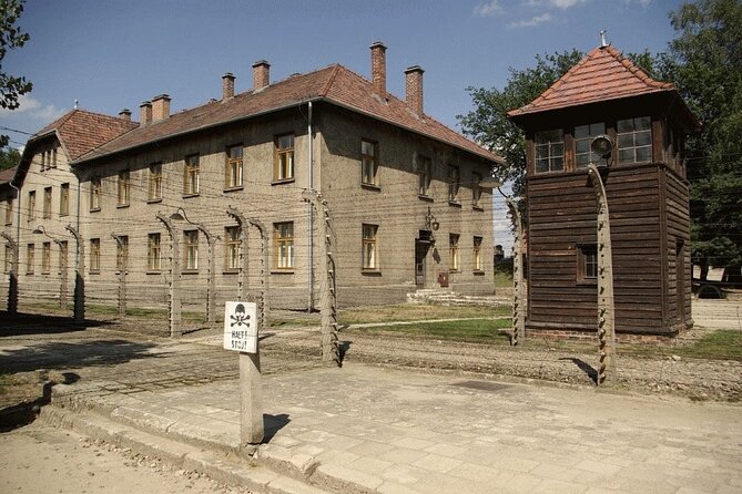 Auschwitz-Birkenau and Salt Mine Tour with private transport from Krakow - Auschwitz-Birkenau: A Guided, Respectful Visit to a UNESCO Site