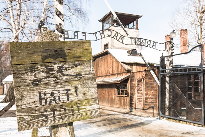 Auschwitz-Birkenau and Wieliczka Salt Mine Full Day Tour - Meeting in Krakow: the easy start that can still mean an early morning