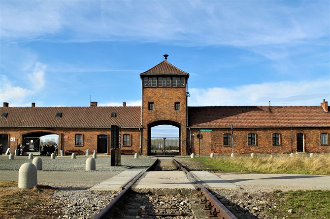 Auschwitz & Birkenau English guided tour by private transport from Katowice - Private door-to-door transport from Katowice: worth paying for