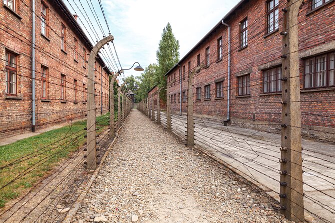 Auschwitz-Birkenau: Fast-Track Ticket & Guided Tour No Transfers - Auschwitz I: museum visit with a licensed English guide