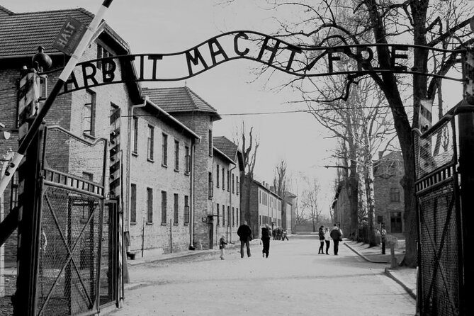 Auschwitz-Birkenau Guided Shared Tour from Krakow - Krakow to Auschwitz: Why the Early Start Matters