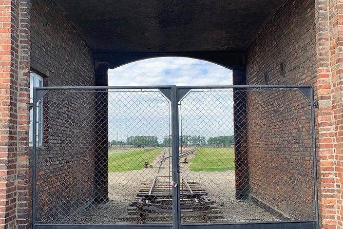 Auschwitz-Birkenau guided tour from Krakow - private car - How This Auschwitz-Birkenau Tour Works From Krakow