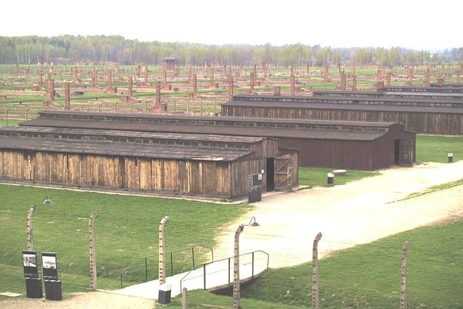 Auschwitz-Birkenau guided tour from Krakow with a private transport - The full 7-hour schedule: from pickup to a calm drop-off