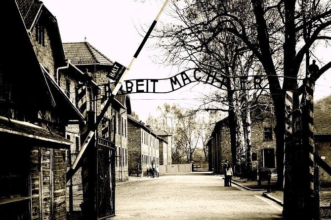 Auschwitz-Birkenau guided tour & skip the line Tickets & Transfer - The Camp Plan: How the Day Breaks Down at Each Stop
