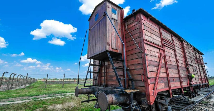 Auschwitz-Birkenau: Guided Tour with Fast Track Ticket - Auschwitz I: What You’ll Be Seeing and Why It Matters