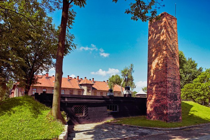 Auschwitz Birkenau Guided tour with transport - Pacing and group dynamics: when “a lot to see” means walking fast