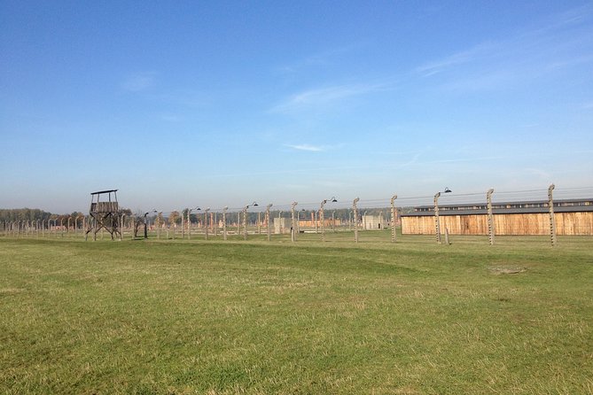 Auschwitz-Birkenau Museum and Memorial Guided Tour from Krakow - Timing, breaks, and what to pack for a 7-hour day