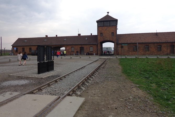 Auschwitz-Birkenau Museum Half-Day Bus Tour from Krakow - Why This Half-Day Auschwitz Trip Works From Krakow