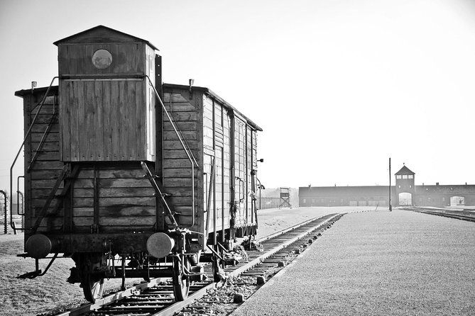 Auschwitz-Birkenau Museum Tour from Krakow - Auschwitz I: walking in order, not just sightseeing