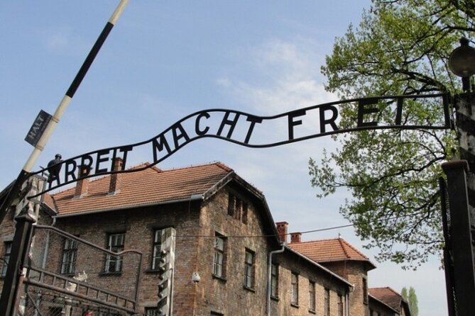 Auschwitz Birkenau Round Transfer, Private Driver from Krakow - Door-to-door Auschwitz-Birkenau transfer from Krakow: the day at a glance