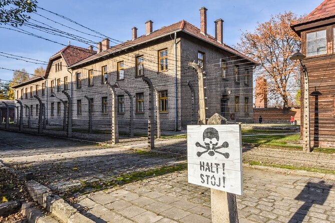 Auschwitz-Birkenau & Salt Mine Day tour - Auschwitz I and Birkenau with museum-led English guidance