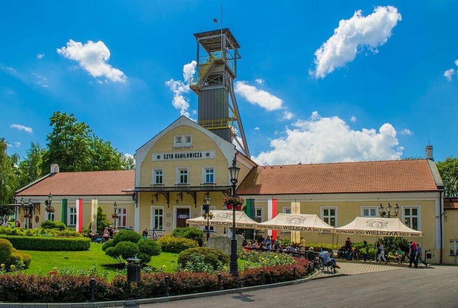 Auschwitz-Birkenau & Salt Mine Tour in One Day from Krakow - Auschwitz-Birkenau: What the Guide Helps You See