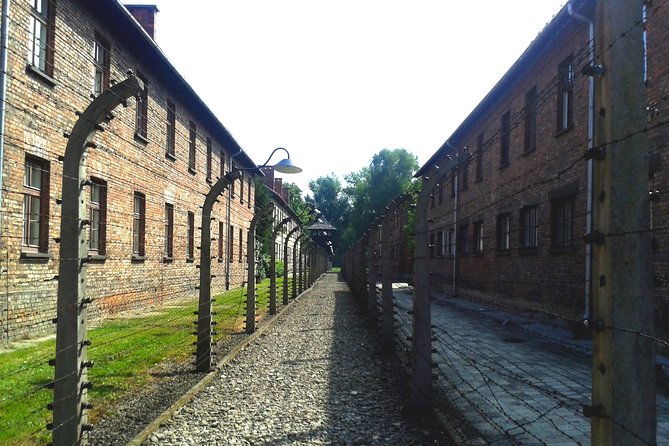 Auschwitz-Birkenau Self-Guided Visit from Krakow with Private Transfers - Getting the timing right: pickup windows by month