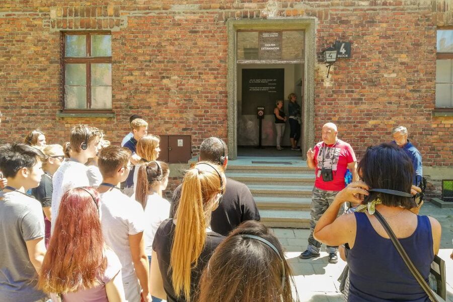 Auschwitz-Birkenau: Skip-the-Line Ticket and Guided Tour - From parking to the security-style entry: how the day starts