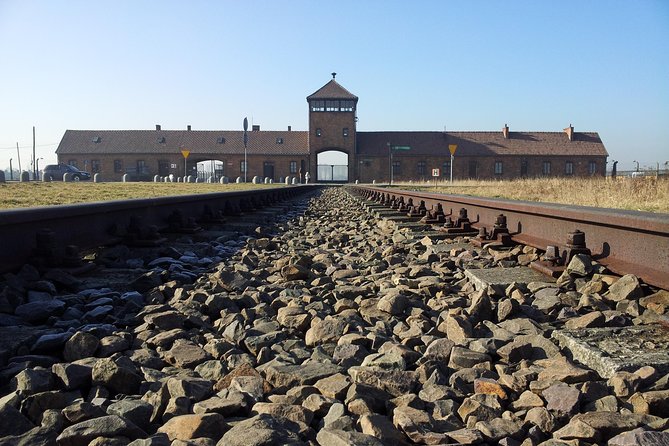 Auschwitz-Birkenau Tour with Transfer - From Krakow to the camps: how the transfer actually helps