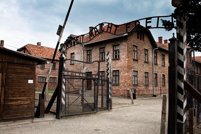 Auschwitz-Birkenau & Wieliczka in one day (Guided tour) - Auschwitz-Birkenau: why the guided plan matters