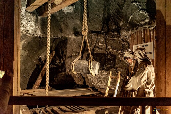 Auschwitz-Birkenau & Wieliczka Salt Mine – One Day Guided Trip - Auschwitz I: Entering the Camp With Headsets and Defined Time