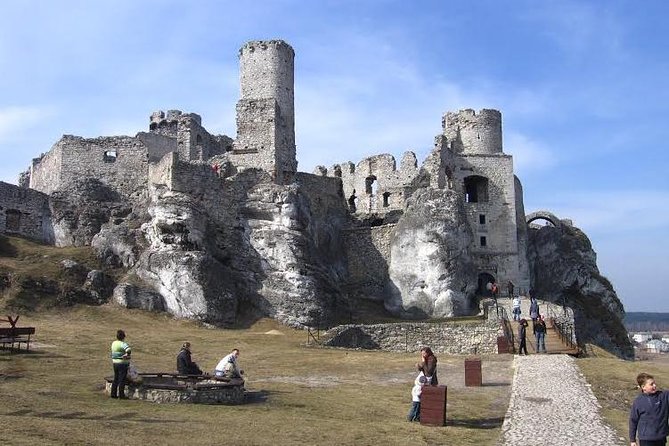 Castles Tour by The Eagles' Nests Trail, day tour from Krakow - Ogrodzieniec Castle: huge ruins and a Witcher-famous moment