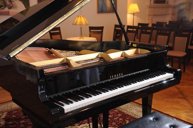 Chopin Piano Concert at Chopin Gallery with a Glass of Wine - Your “evening with Chopin” schedule (and what it really feels like)