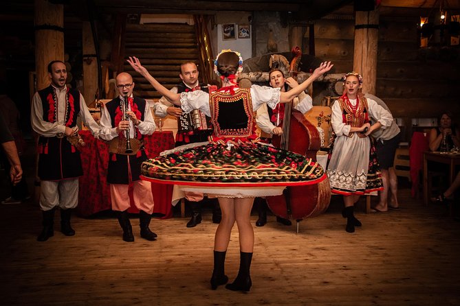 Cottage Style Evening with Folk Show and Traditional Feast from Krakow - Key points before you go