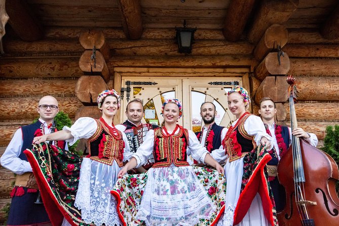Cottage Style Evening with Folk Show and Traditional Feast from Krakow - The folk show: music, dancing, and the best way to watch