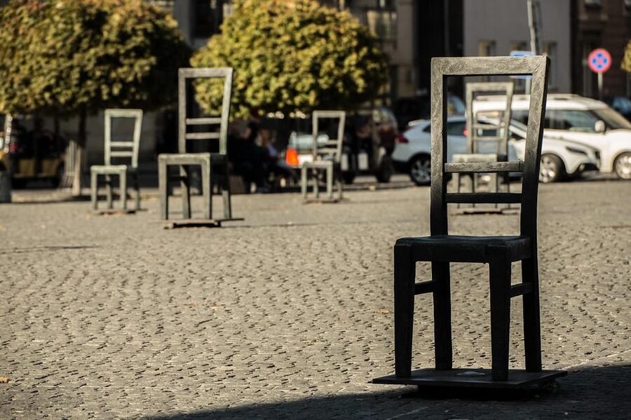 Cracow - Guided Tour of the Jewish Ghetto - Key Highlights You’ll Actually Feel on the Walk