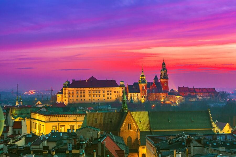 Creepy Krakow: 2-Hour City Walking Tour - Meeting at Hotel Polski pod Białym Orłem and Starting With Energy