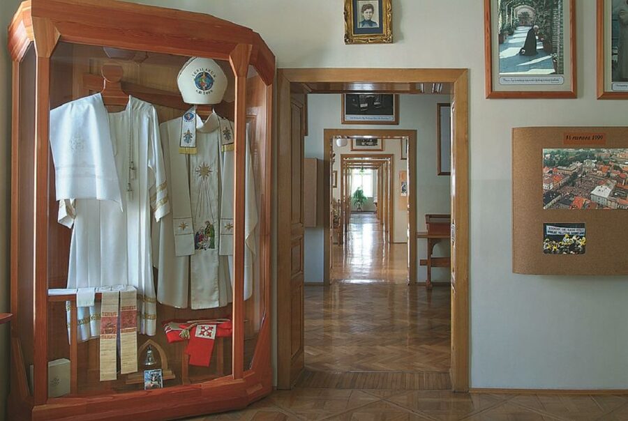 Day Tour: Traces of Pope John Paul II near Krakow - A Pope John Paul II pilgrimage loop from Kraków