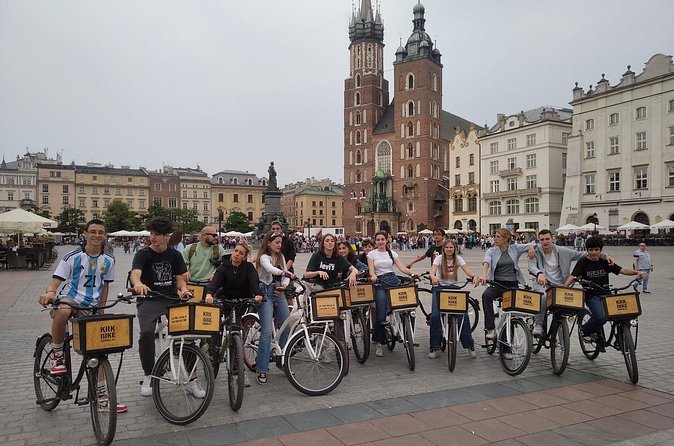 Discover the Jewish Quarter with a Bike Tour - Old Synagogue and Popper Synagogue: places of prayer and books nearby