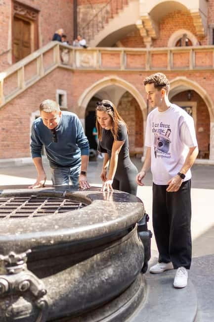 Explore Krakow Old Town - Wawel Royal Castle and the Dragon’s Cave: the payoff portion