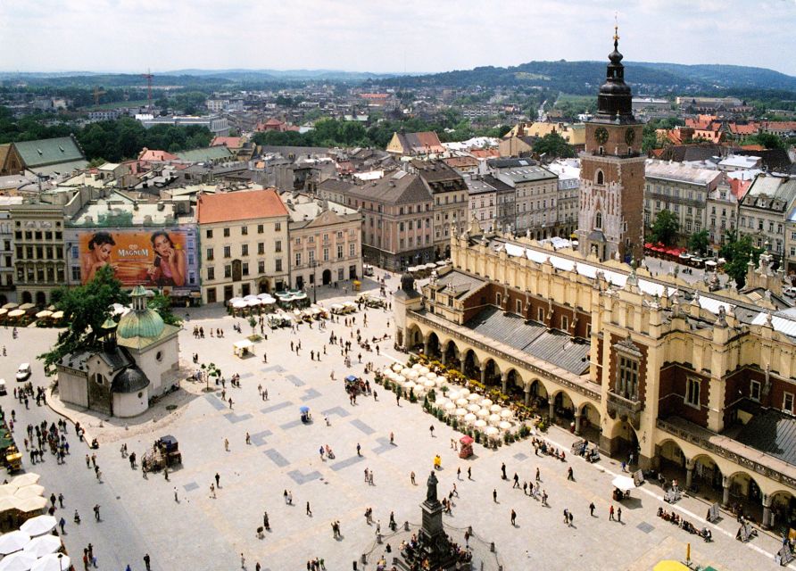 Family Tour of Krakow Old Town with Sweets Factory & Cruise - Up to Wawel Hill: the Wawel Dragon quest