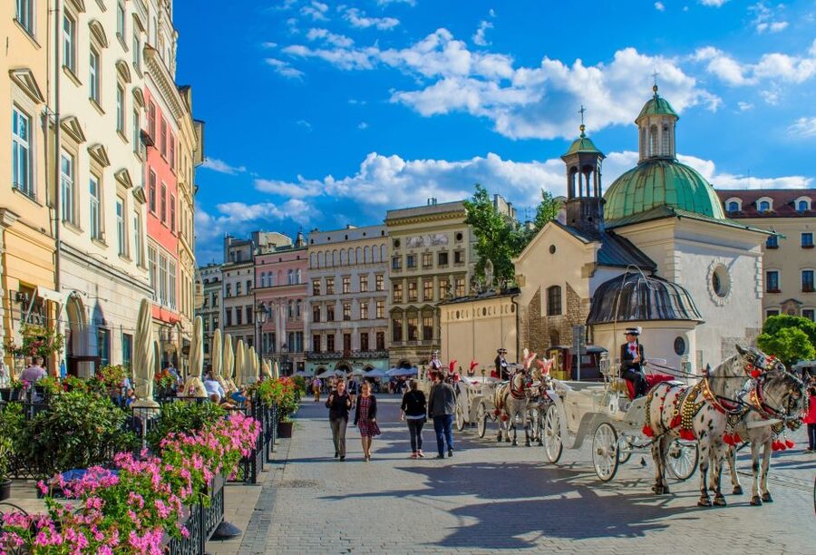 Family Tour of Krakow Old Town with Sweets Factory & Cruise - Optional Ciuciu Cukier Artist: candy-making by hand (3- and 4-hour tours)