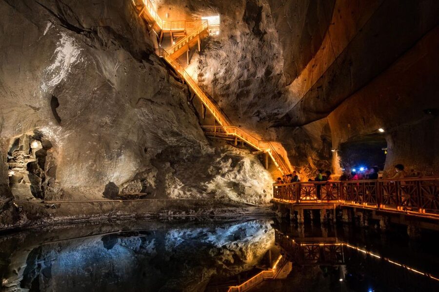 From Krakow: Auschwitz and Wieliczka Salt Mine Full-Day Trip - Your 11-Hour Day in Krakow: What the Timing Really Means