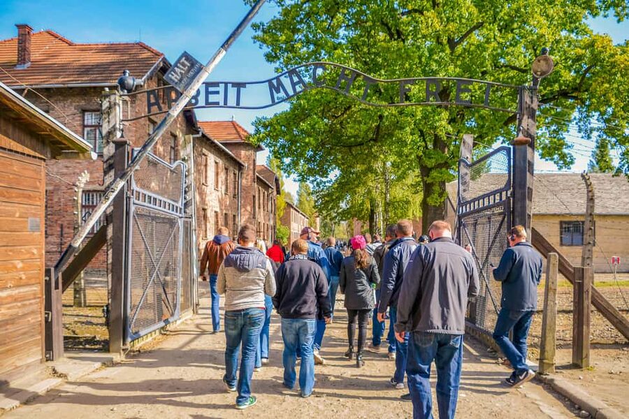 From Krakow: Auschwitz-Birkenau Day Tour with Pickup - Judenrampe: where the story becomes physical