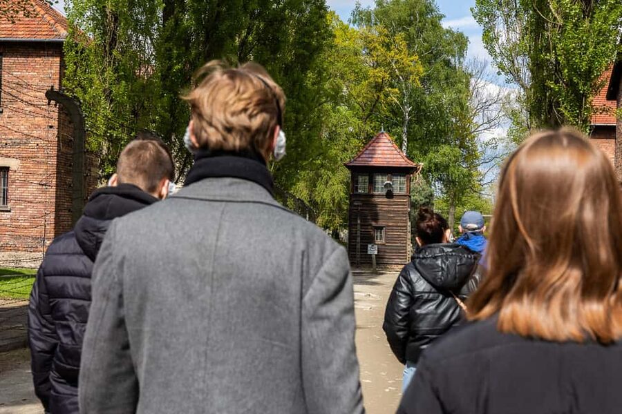 From Krakow: Auschwitz-Birkenau Full-Day Guided Tour - Tour Timing, Rules, and What Can Go Wrong (So You Can Avoid It)