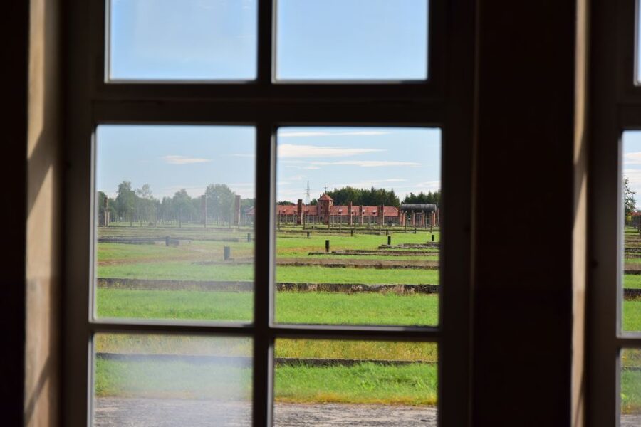 From Krakow: Auschwitz-Birkenau Guided Tour & Pickup - Auschwitz I: The Guided Start Plus Time to Read On Your Own