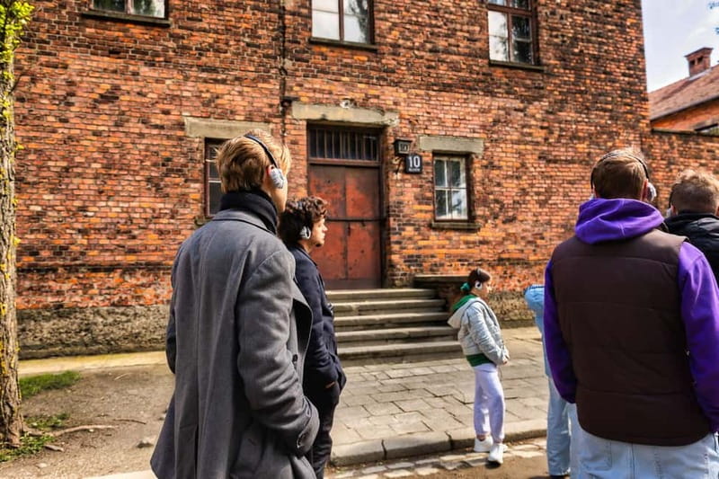 From Krakow: Auschwitz-Birkenau Guided Tour & Transport - The short transfer break between camps (and how to use it)