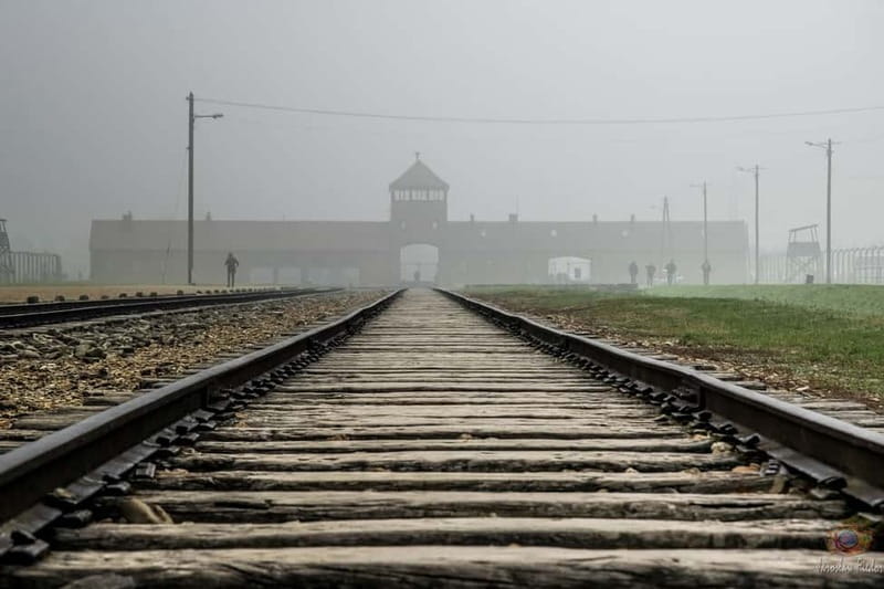 From Krakow: Auschwitz-Birkenau Guided Tour with Transport - Auschwitz I: The Memorial Tour That Sets the Stage