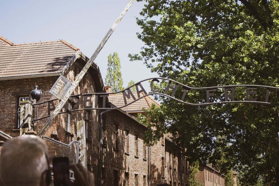 From Krakow: Auschwitz-Birkenau Live Guided Tour & Pickup - Krakow Pickup to Oświęcim: Timing, Comfort, and Why You Should Care
