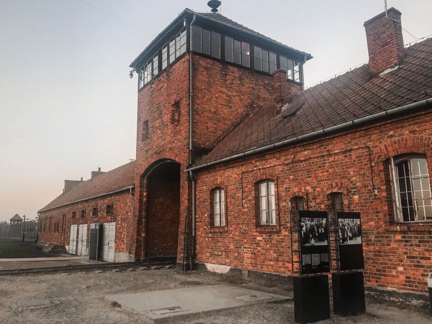 From Krakow: Auschwitz-Birkenau Private or Shared Tour - The 7-hour rhythm: from Krakow to Auschwitz and back