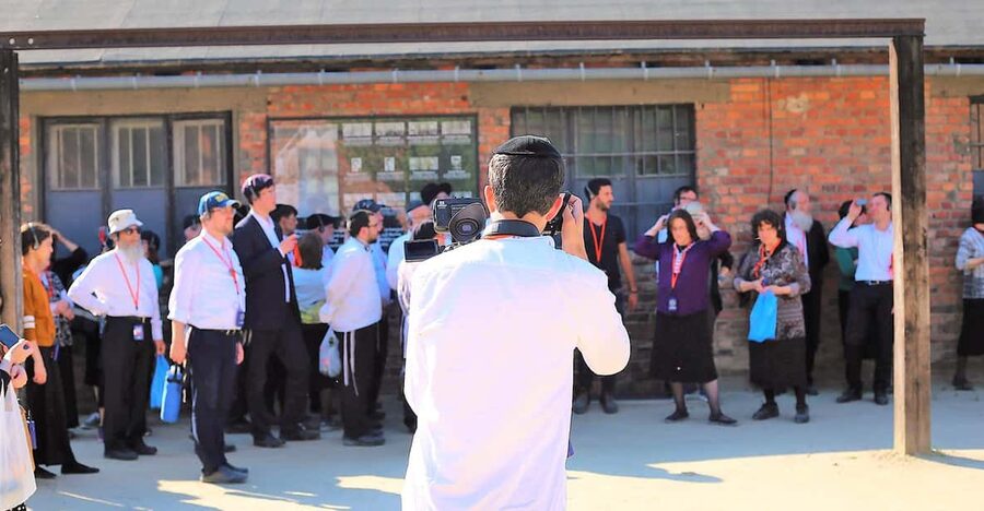 From Krakow: Auschwitz Birkenau Small Group Tour with Pickup - Auschwitz I: how a guided route turns signs into meaning