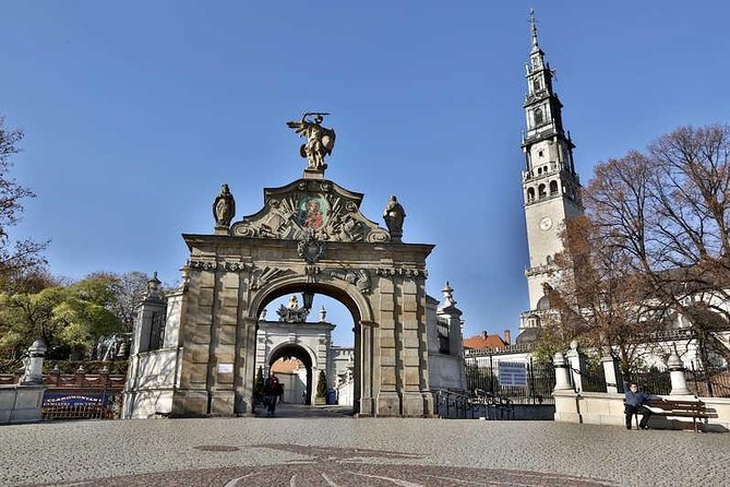 From Krakow: Black Madonna of Czestochowa Sanctuary - Guided Tour - Door-to-door pickup from Krakow: what the timing really means