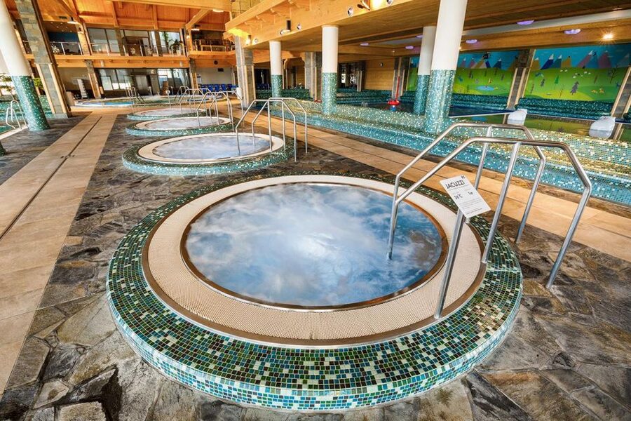 From Krakow: Chochołowskie Thermal Baths Ticket and Transfer - Your 3 Hours Inside: Pools, Saline Swims, and Hydrotherapy