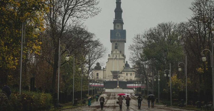 From Krakow: Częstochowa "Black Madonna" Day Tour - Częstochowa after the big sights: a real chance to breathe