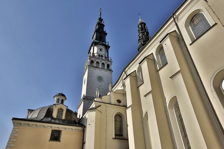 From Krakow: Czestochowa - The Black Madonna - From Krakow to Czestochowa: The 8-Hour Pace and Pickup Reality