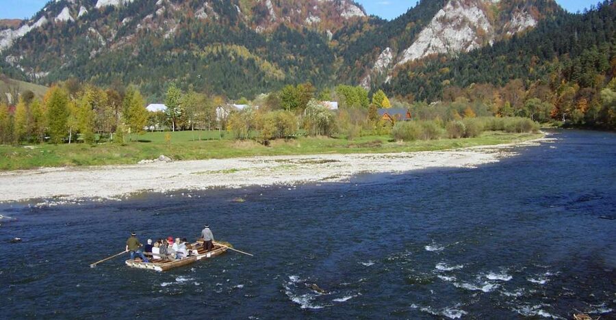 From Krakow: Dunajec River Rafting with Thermal Baths option - What you really do on the raft: bends, cliffs, and photo moments