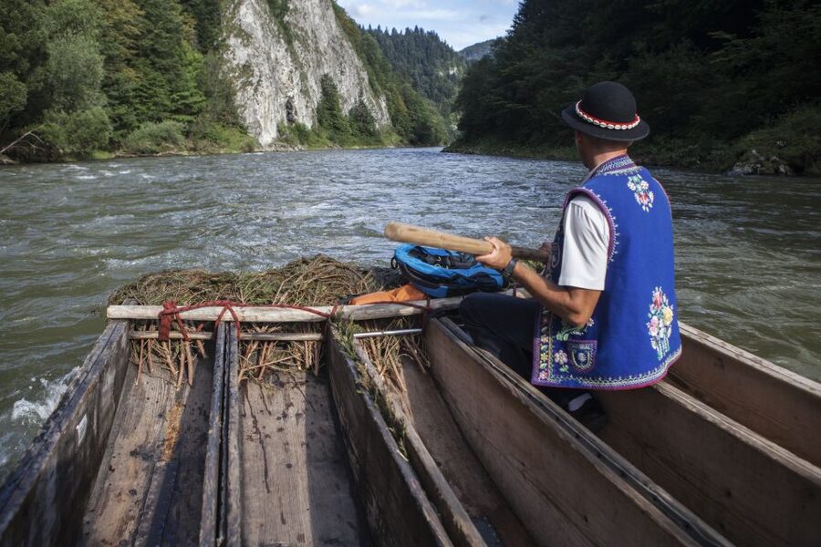 From Krakow: Dunajec River Rafting with Thermal Baths option - The scenery engine: Pieniny National Park and what to notice